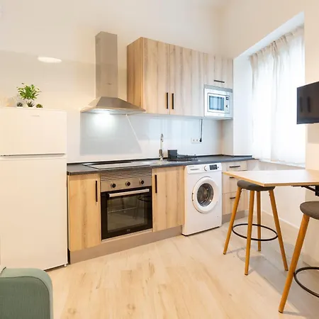 Center Apartment *